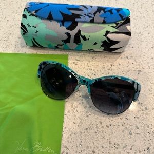 Vera Bradley Ashleigh sunglasses in Camofloral pattern. Discontinued.